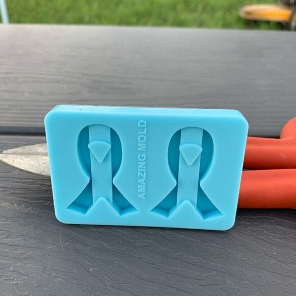 Silicone Ribbon Straw Topper Mold - Picture 1 of 2